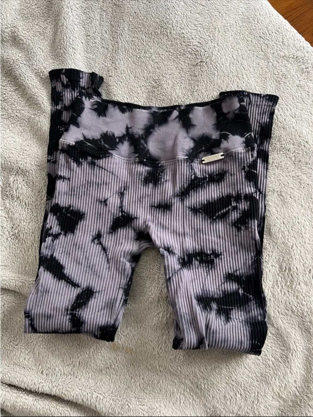 Bombshell Sportswear Charcoal Tie Dye Seamless Leggings Medium - Picture 3 of 5